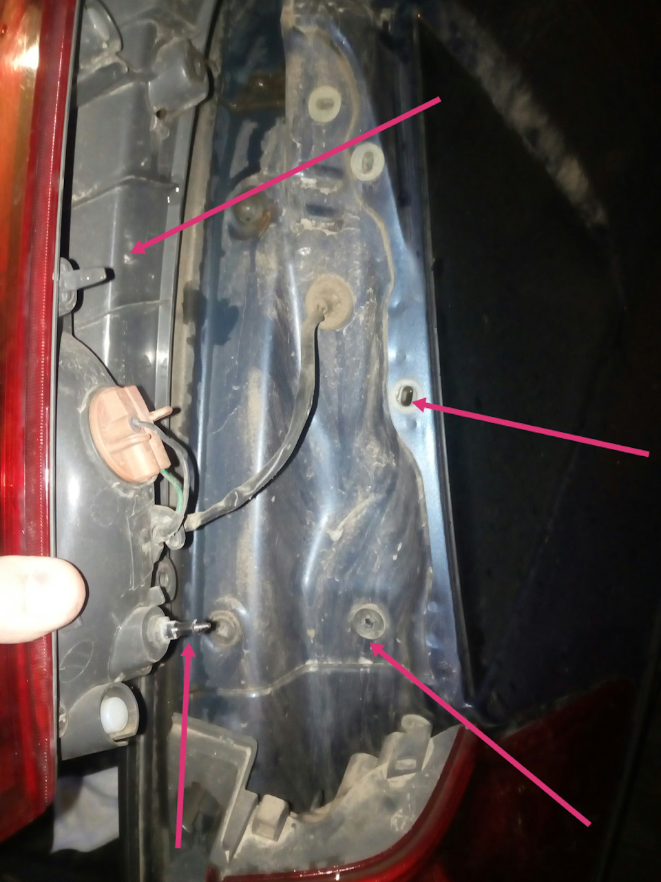 Замена задней лампы стоп-сигнала — KIA Ceed SW (1G), 1,6 л, 2009 года ...