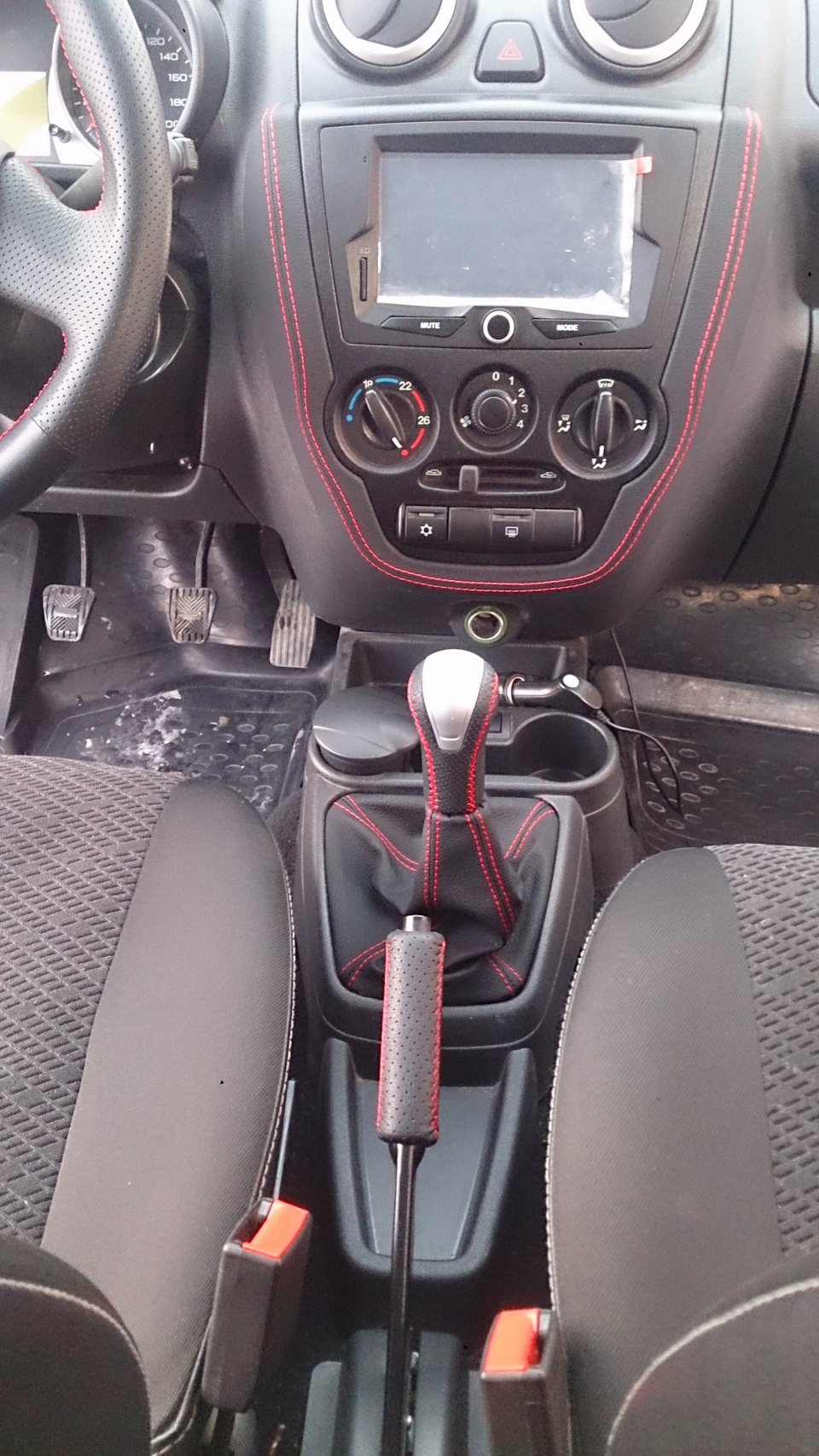Красная строчка ч.2 Ручки дверей салона и кожух кпп. — Lada Гранта ...