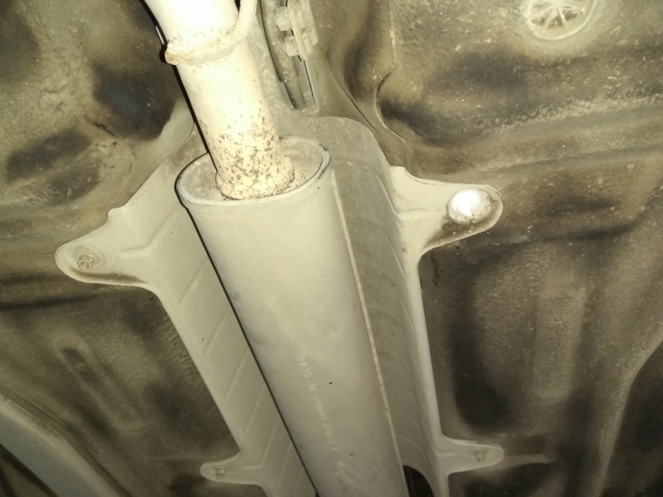 Минус одна шпилька защиты троса ручника… — Lada Калина хэтчбек, 1,6 л ...