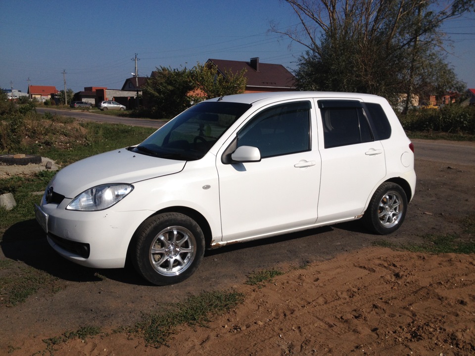 Сверловка мазда демио. Мазда демио 2003 год. Литьё на 14 на мазду демио 2006 года. Mazda 3 разварки. Сверловка мазда демио.