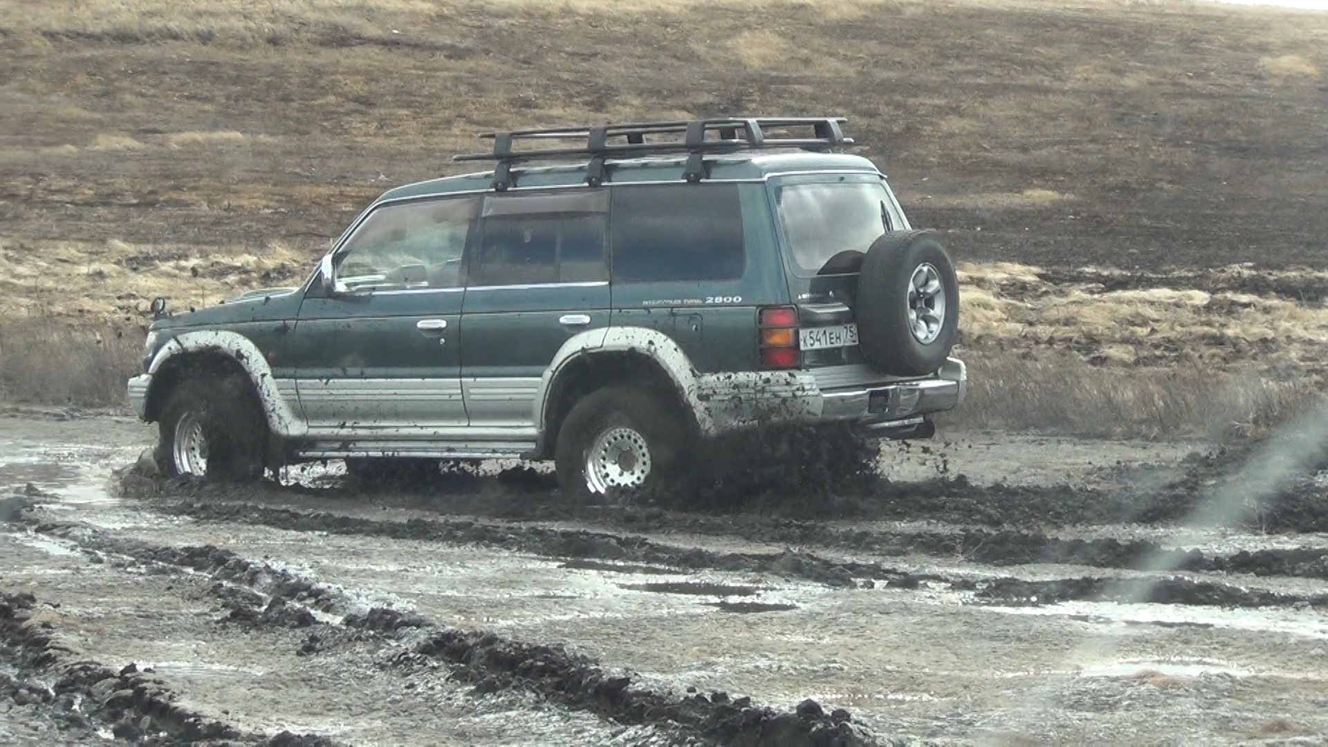 Паджеро 2 ролики. Митсубиси Паджеро 2 off Road. Митсубиси Паджеро 2 оффроуд. Оффроад Митсубиси Паджеро 4. Pajero 2 оффроад.