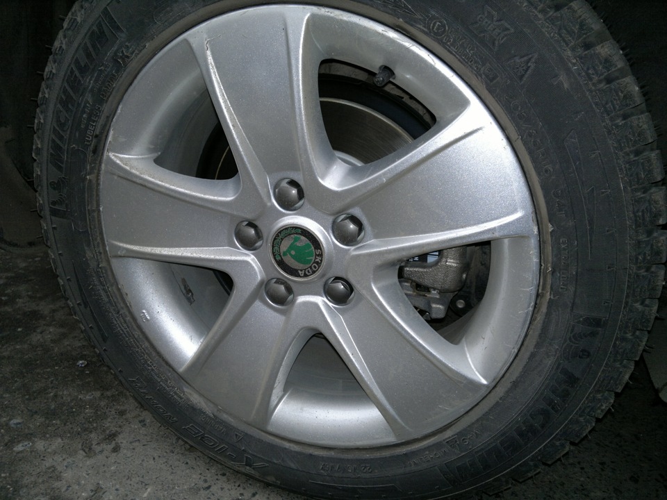 Колпачки на болты-секретки — Skoda Octavia A5 Mk2, 1,4 л, 2012 года ...