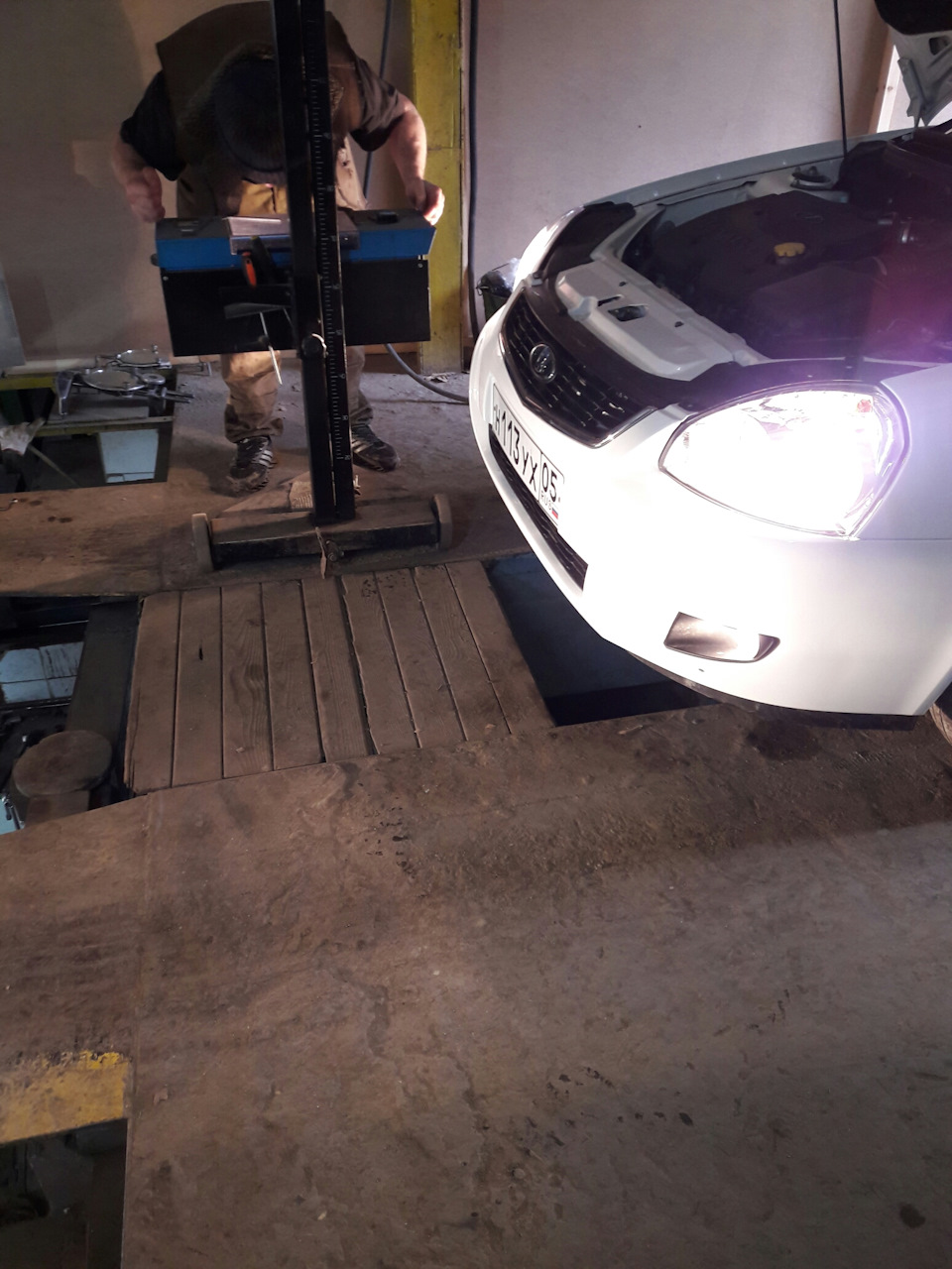 Корректировка фар и противотуманок — Lada Приора седан, 1,6 л, 2013 ...