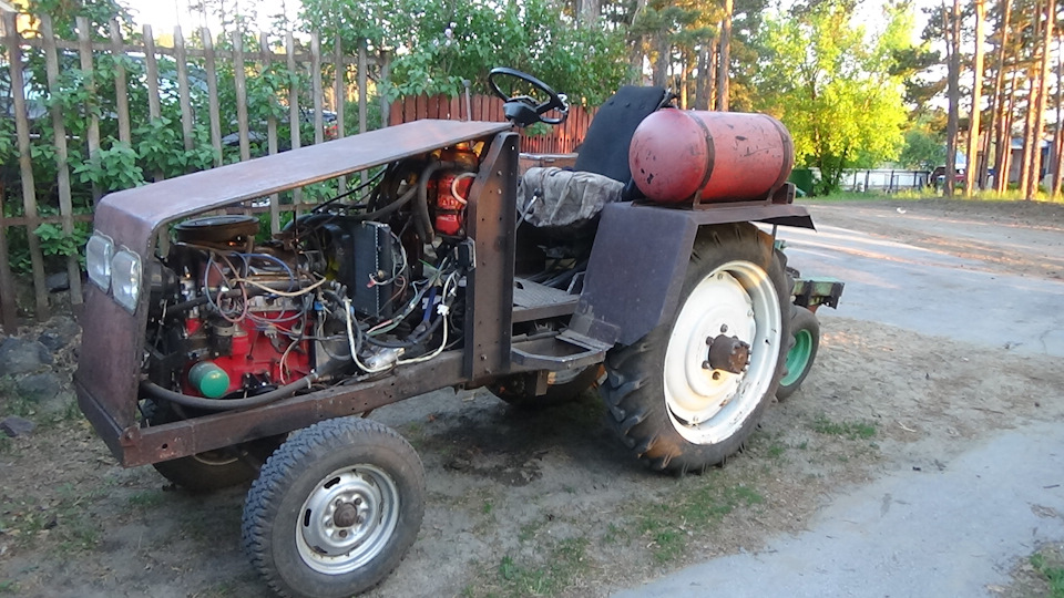 Вспашка огорода в деревне и посадка тыквы 3.06.2017 г. — мой помощник ...