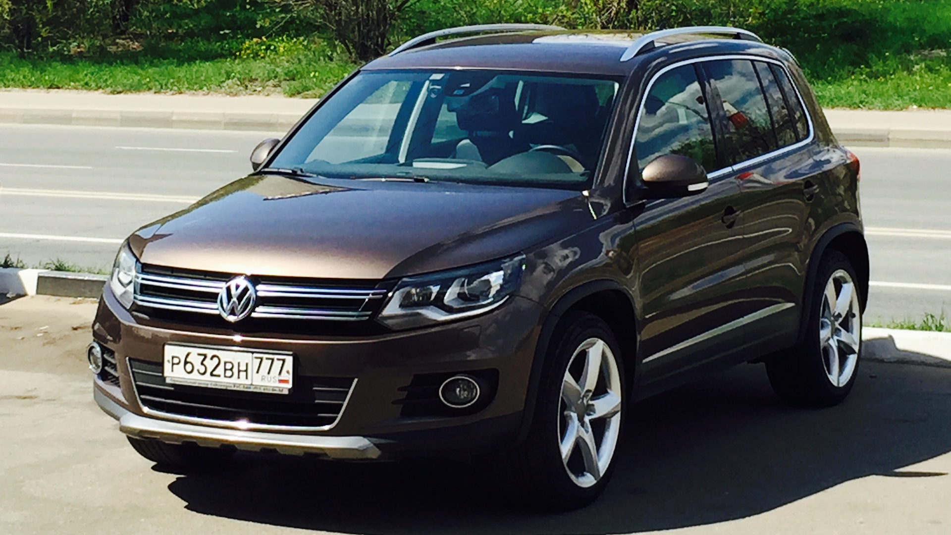 Годы выпуска тигуана. Tiguan 1. Фольксваген Тигуан 1. VW Tiguan 2 Revo. Tiguan 2014 r19.