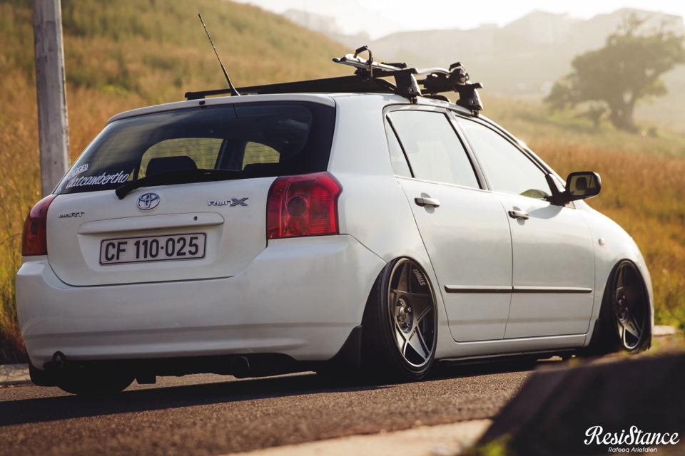 Toyota Corolla Fielder 2013 stance