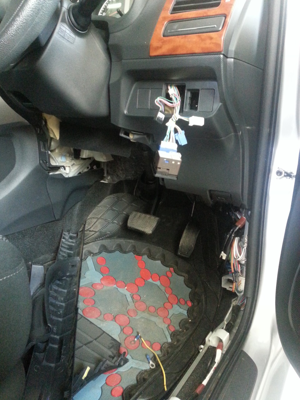 Подключение туманок и замена лампочек на Koito H11 — 1000w. — Toyota ...