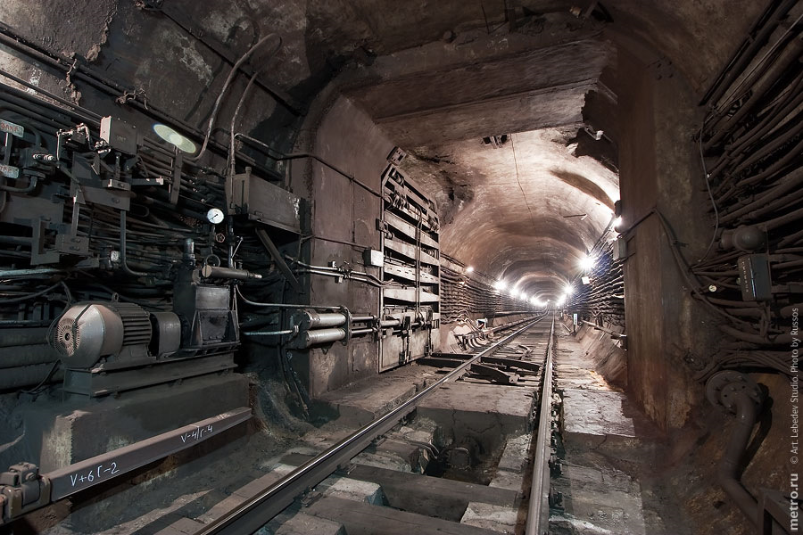 Тоннель д6 метро 2. Секретки в метро. Метро 2 бункер сталина. Метро 2 мгу. Секретки в метро.