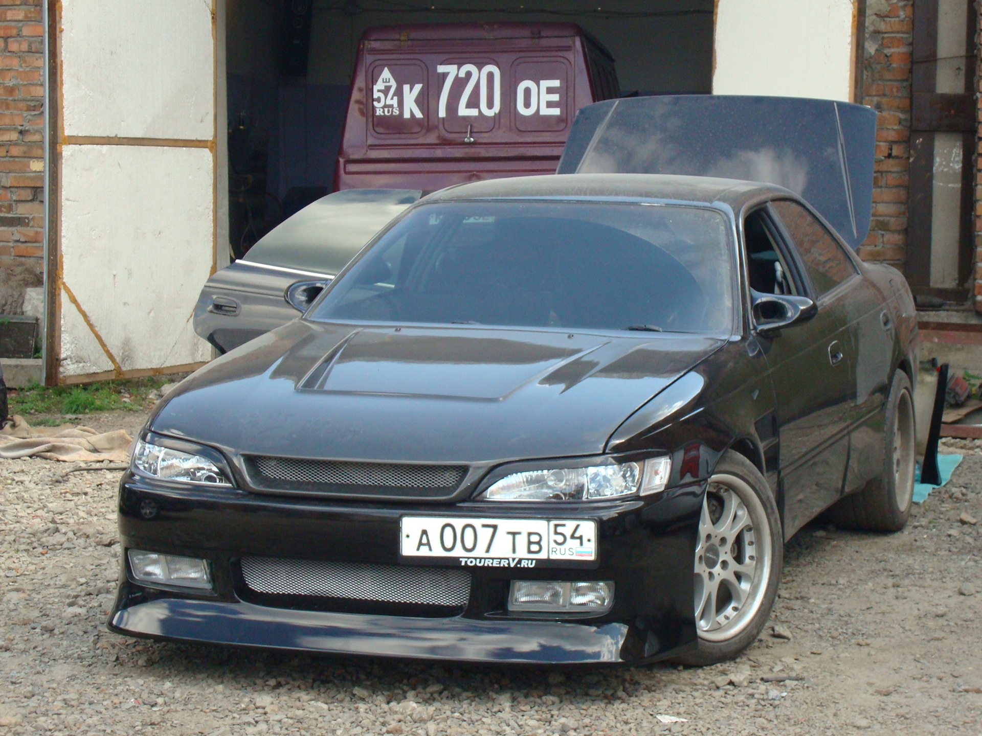 Assembly Process Day Two - Toyota Mark II 25L 1995