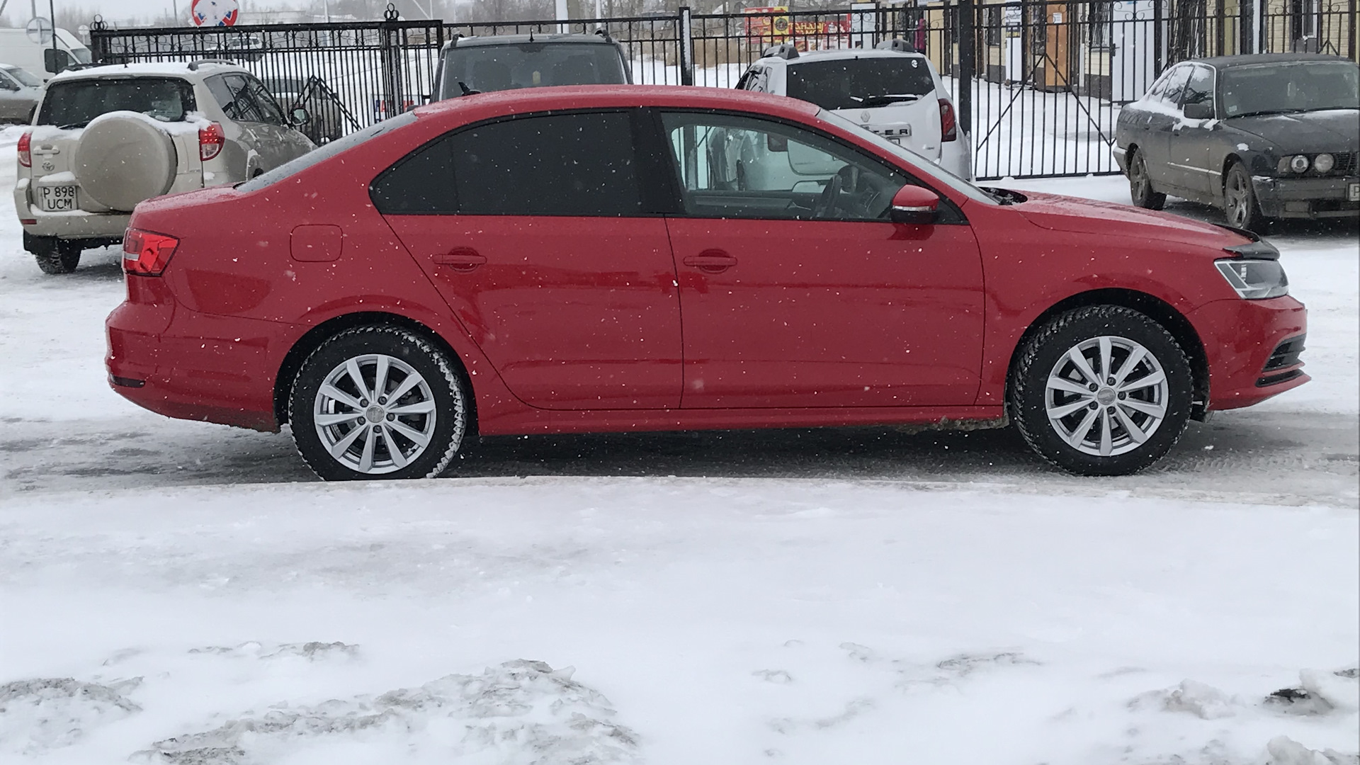 Volkswagen Jetta VI 1.6 бензиновый 2014 | КРАСНАЯ МАШИНА на DRIVE2