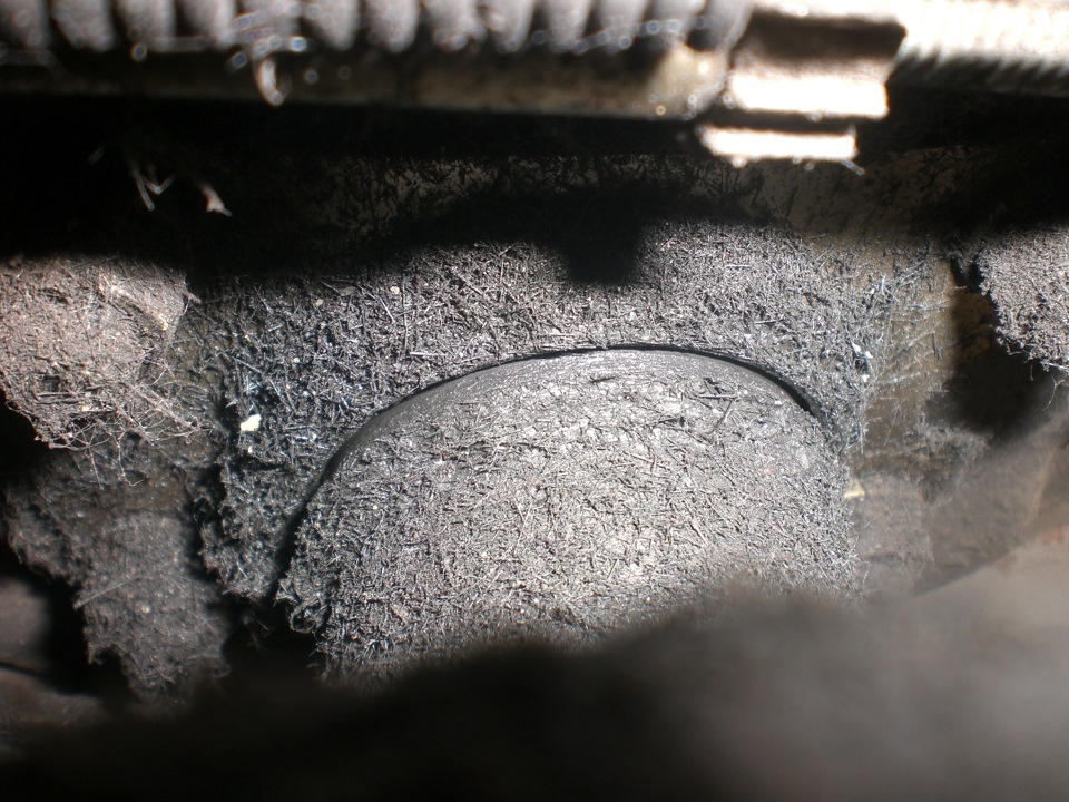 Вид на полуось, колесо выдвинуто до упора, люфт где-то 3 мм — SsangYong Musso