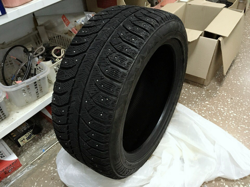 Cruiser шины. Бриджстоун айс Крузер 7000 225/50/17. Bridgestone Ice 205/50r17 89s. Тойота Ice Cruiser. 225 50 17 Vista.