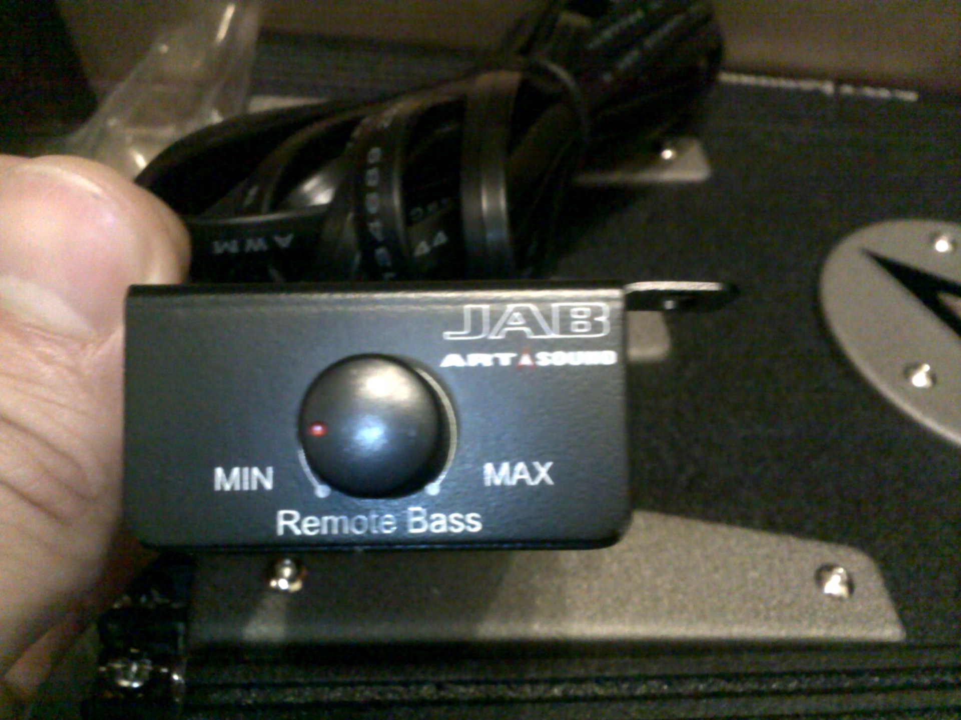 Регулятор баса схема подключения. Как подключить регулятор баса к усилителю. Регулятор громкости для усилителя кикс. Как подключить регулятор баса к усилителю. Выносной регулятор басвариор.