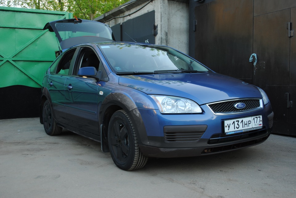 Ford Focus 2 седан синий