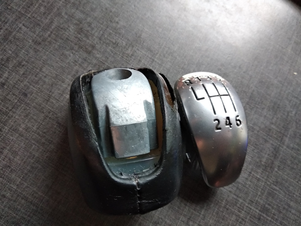 Renault laguna 3 ручка кпп. Renault laguna 3 ручка кпп. Лагуна 3 крышечка ручки двери. Ручка двери рено лагуна 2. Ручка кпп laguna 3 gt.