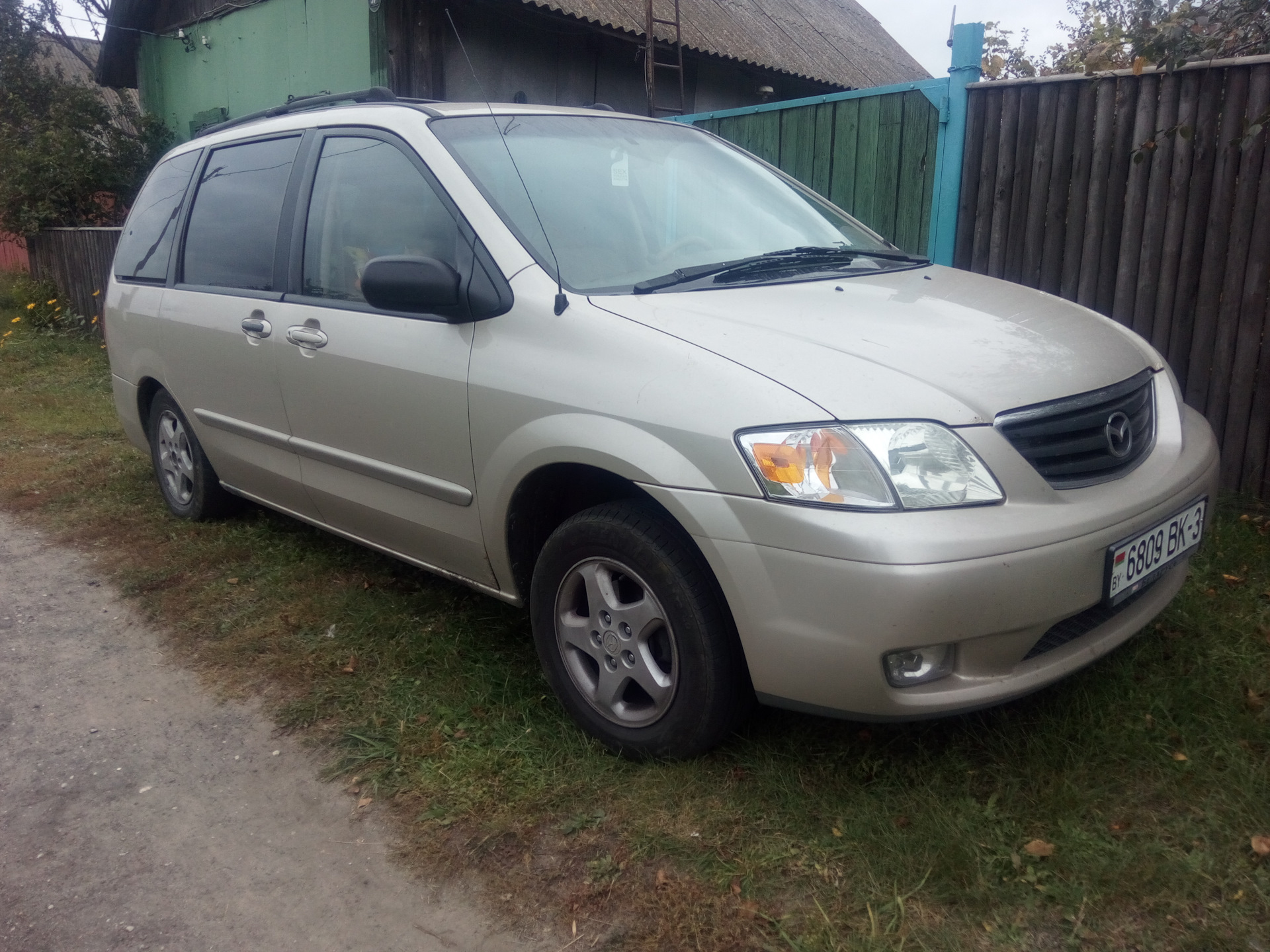 Мазда мпв lwew. Мазда МПВ 2000г. Mazda MPV 2. Mazda MPV 2000 - 2006. Mazda MPV 2.5.