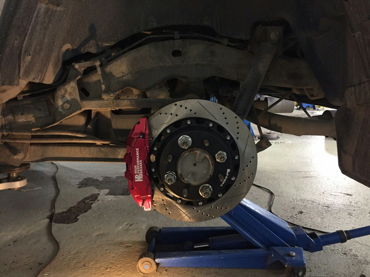 Колодки ручника hummer h2. Тюнинговые тормозные системы. Wilwood brakes. Тормоза хаммер. Тормоза на hummer h2.