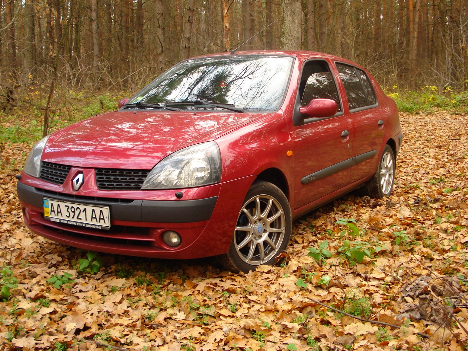 Рено клио символ. Рено Симбол 2002. Рено Клио Симбол. Renault Clio 2 symbol. Renault Clio symbol 2002.