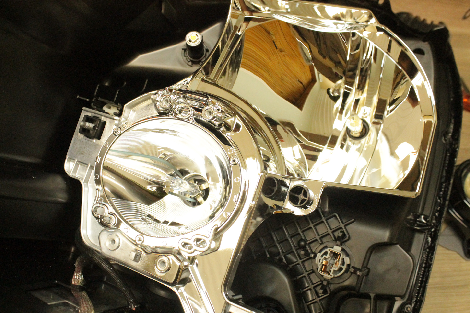 Переделка фар на евросвет — Toyota Noah, 2 л, 2009 года | своими руками ...