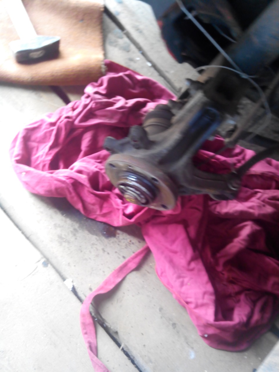 Замена передних тормозных дисков и колодок)))+замена салонного фильтра ...