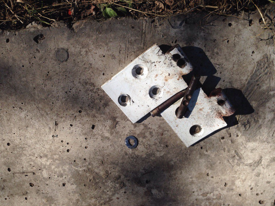 Восстановление петель двери — Lada 4x4 3D, 1,7 л, 1997 года | кузовной ...