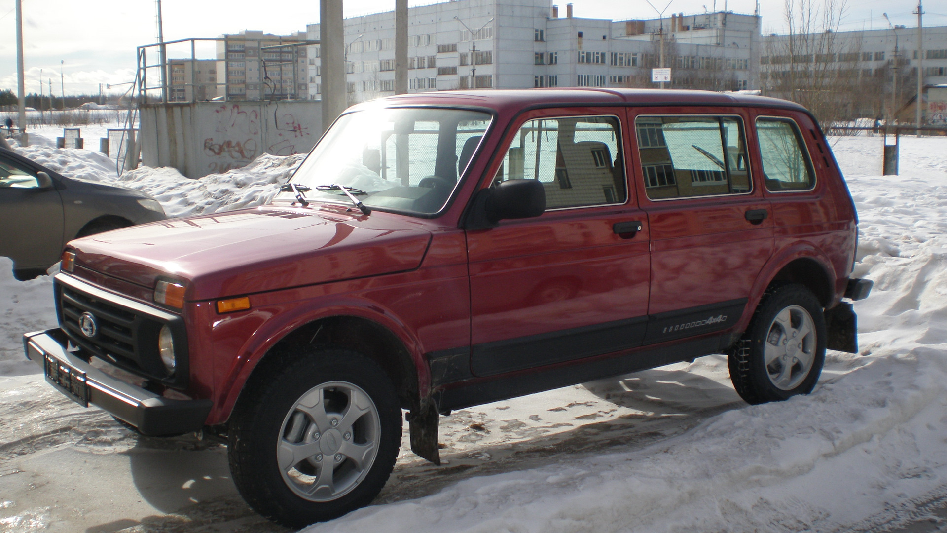 Lada 4x4 5D 1.7 бензиновый 2017 | ПЛАМЯ-металлик Люкс на DRIVE2