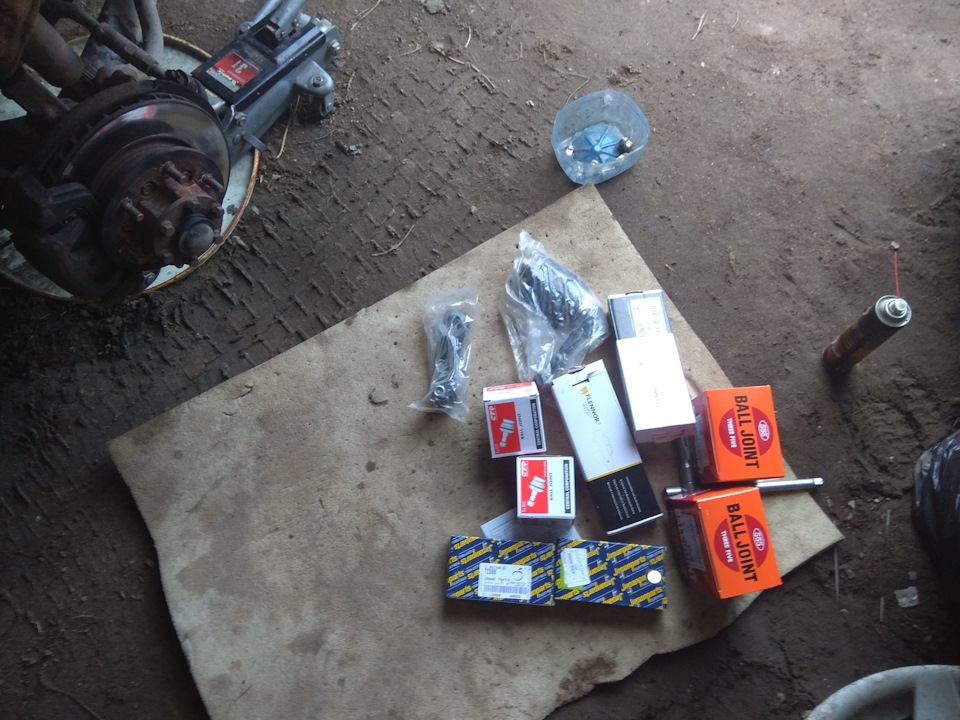 Замена шаровых опор, рулевых тяг, рулевого маятника и рулевой сошки ...