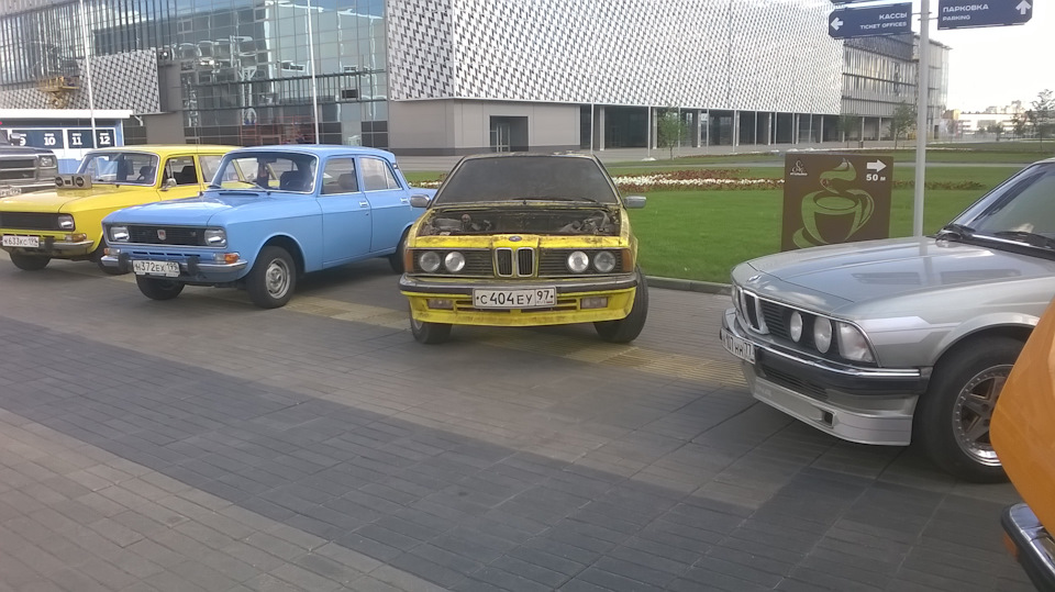 Думаю, многие помнят данную инсталляцию ))) — BMW 7 series (E23)