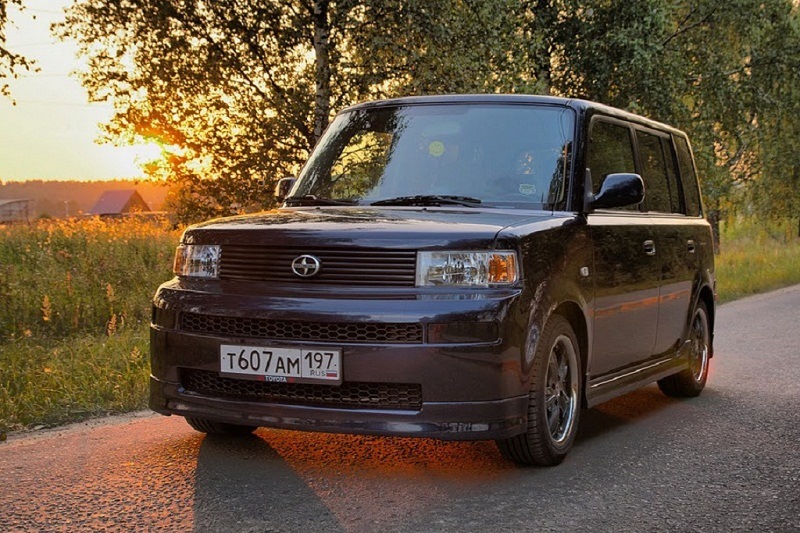 Тойота XB Scion 1