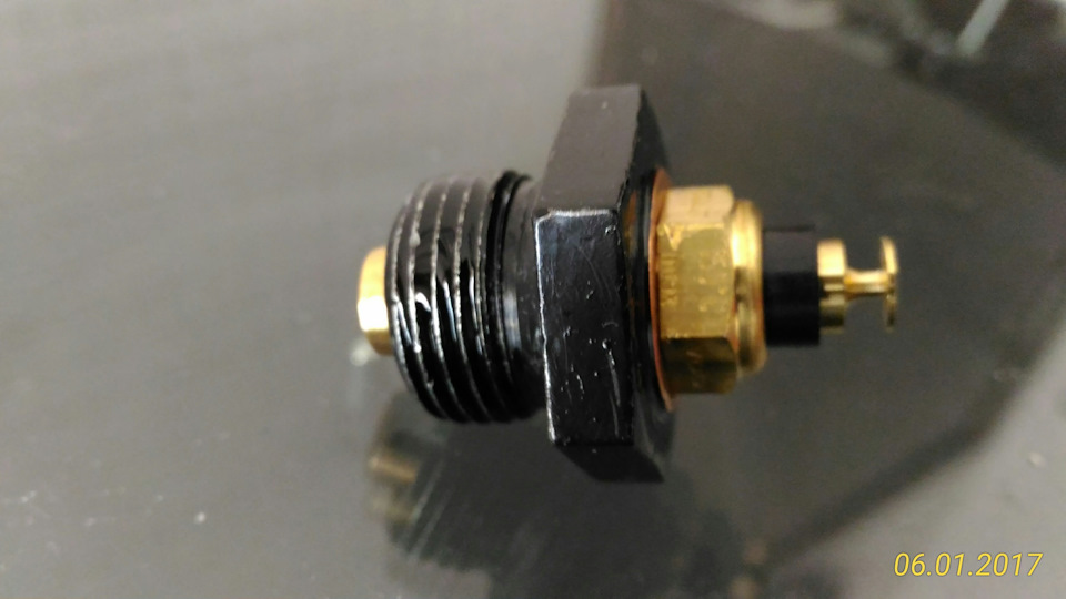 Приехал датчик температуры масла. — Volvo 240, 2,3 л, 1991 года ...