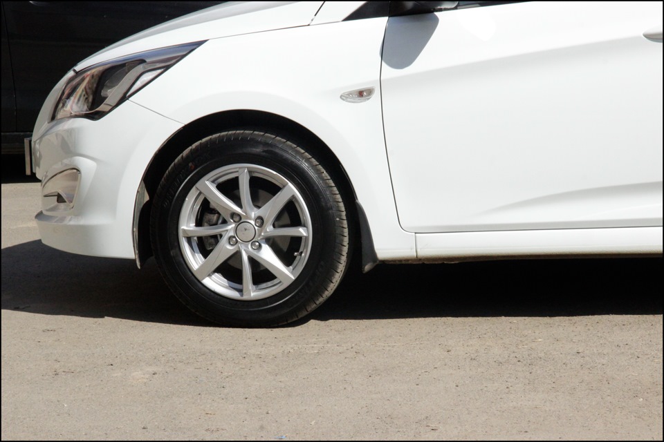 Установка летней резины на литые диски — Hyundai Solaris, 1,6 л, 2014 ...