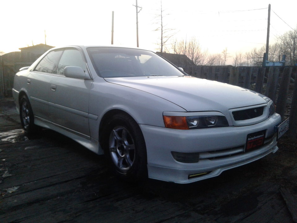 Установка обвесов на пороги — Toyota Chaser (100), 2 л, 1997 года ...