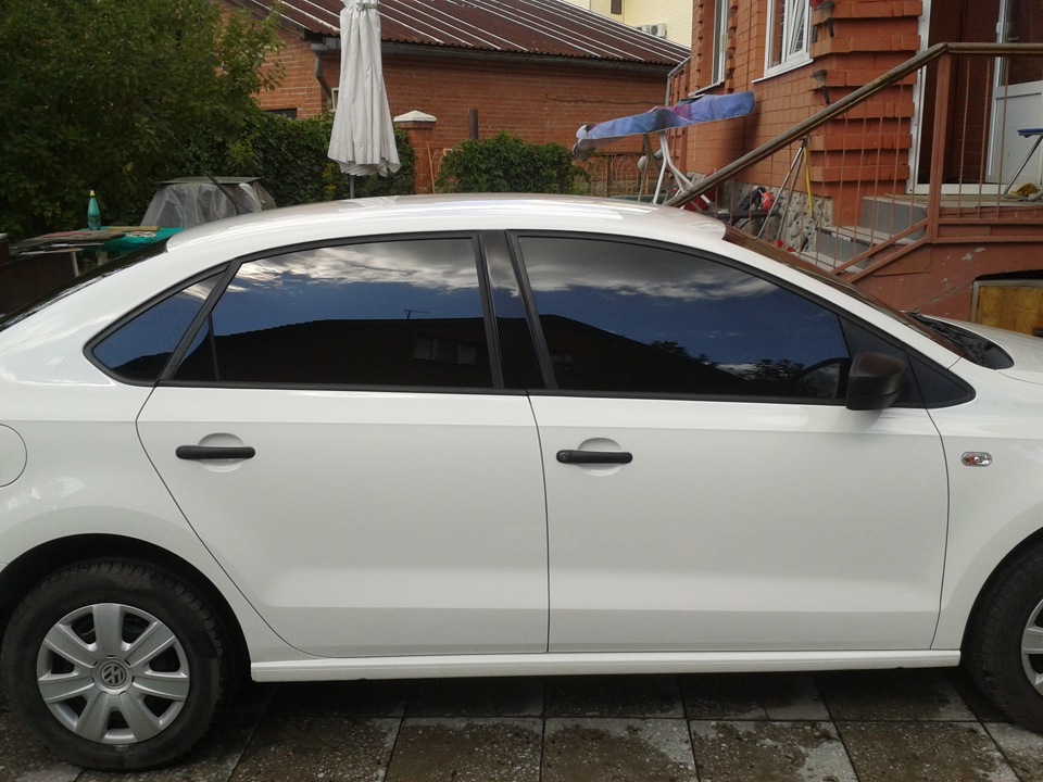 Тонировка седан. 8 белый тонировка. Поло тонировка заводская. Тонировка седан. Chevrolet lacetti tonirovka.