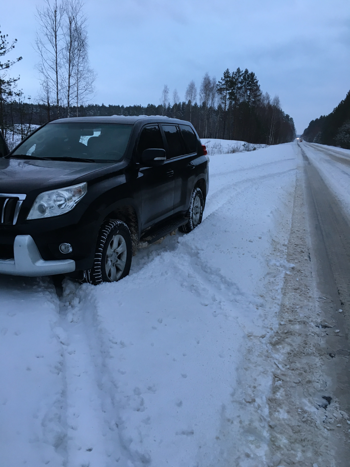 Прадо зимой. Toyota Land Cruiser Prado 150 Snow. Ленд Крузер Прадо 150 зимние покатушки. Toyota LC Prado 150 в снегу. Ленд Крузер Прадо 150 по снегу.