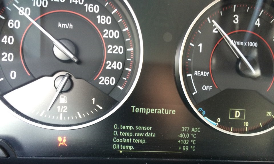 Температура масла bmw. BMW f20 температура масла. Рабочая температура БМВ 320i. Шкала температуры на БМВ f39. БМВ f10 температура масла по трассе.