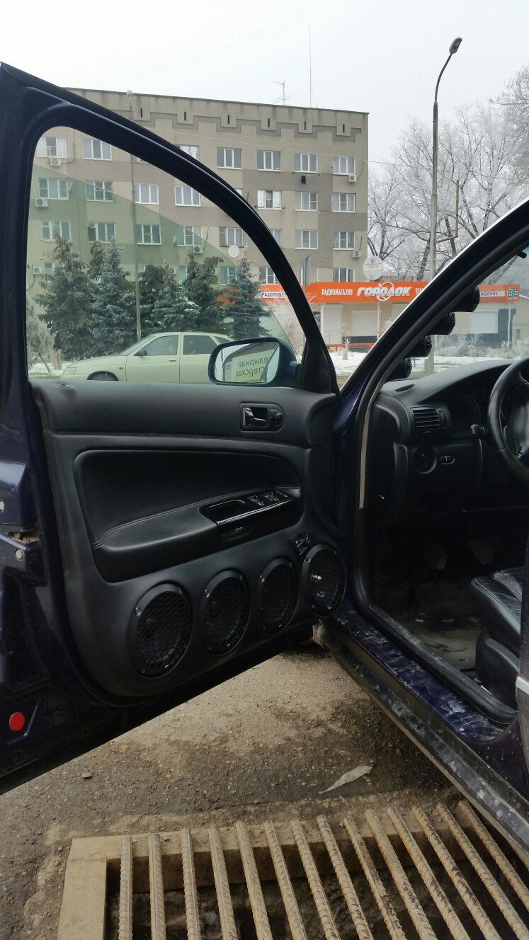 Громкий фронт, эстрада на Пассат Б5 — Volkswagen Passat B5, 1,8 л, 2001  года | автозвук | DRIVE2