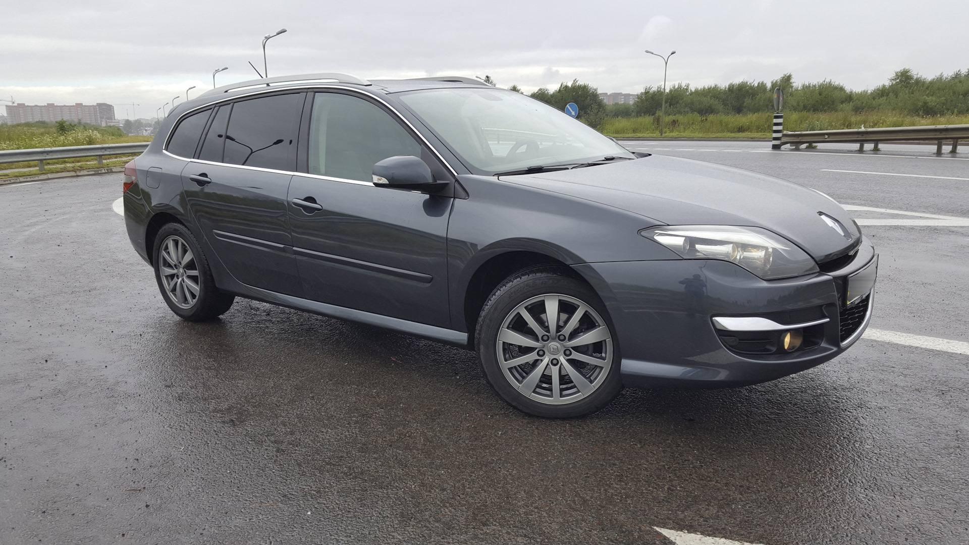 Рено лагуна 3 1.5 дизель. Рено Лагуна 3 поколения Рестайлинг. Renault Laguna 3 седан чёрный. Рено Лагуна 202.