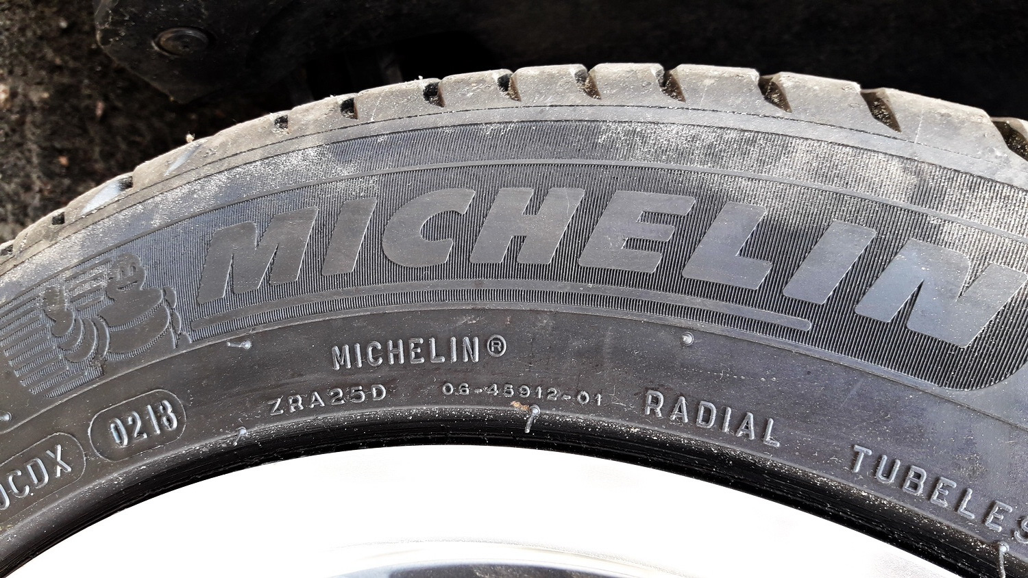R год выпуска. Год выпуска на шинах Мишлен. Дата производства шины Michelin. Год выпуска резины Мишлен. Дата производства шин Мишлен.