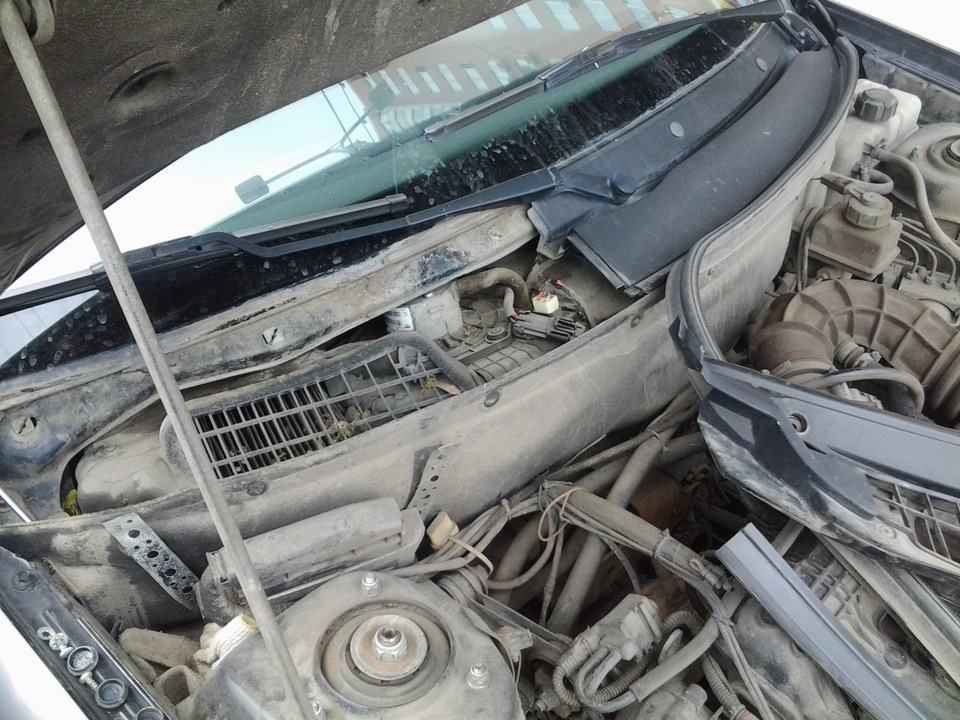 салонный фильтр — Lada Приора универсал, 1,6 л, 2011 года | плановое ТО ...