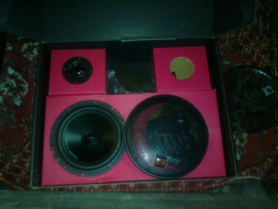 Шумка Акустика в омегу или ЗАЗ)))) DD audio bc 6.5 на фронт)))Focal саб ...