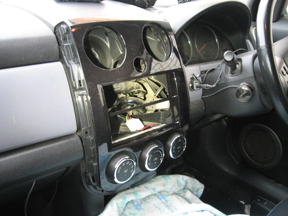 Как снять магнитолу мазда 7 Примерка 2-DIN рамки - Mazda Verisa, 1,5 л, 2009 года аксессуары DRIVE2