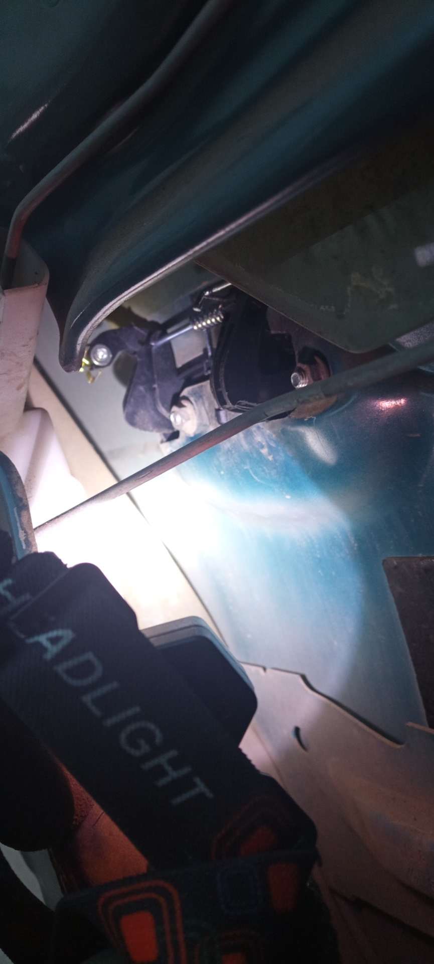 Замена ручки двери и моторчика центрального замка левой пассажирской ...