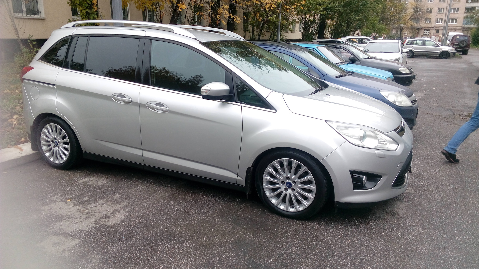 Ford s max столики