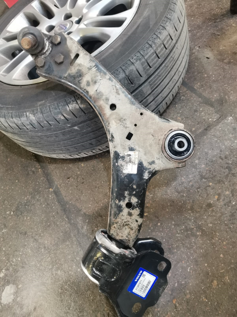 31387571 Сайлентблок задний переднего левого рычага Volvo | Запчасти на ...