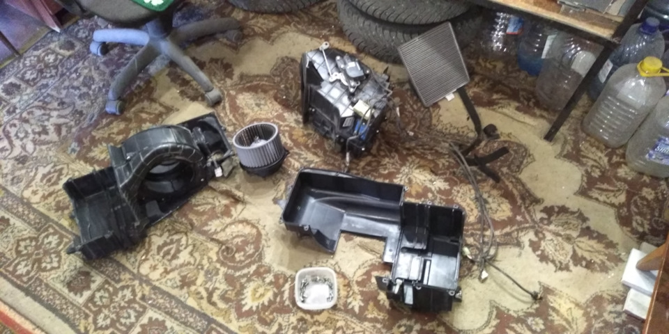 Полное снятие отопителя — Lada Приора седан, 1,6 л, 2014 года | своими ...