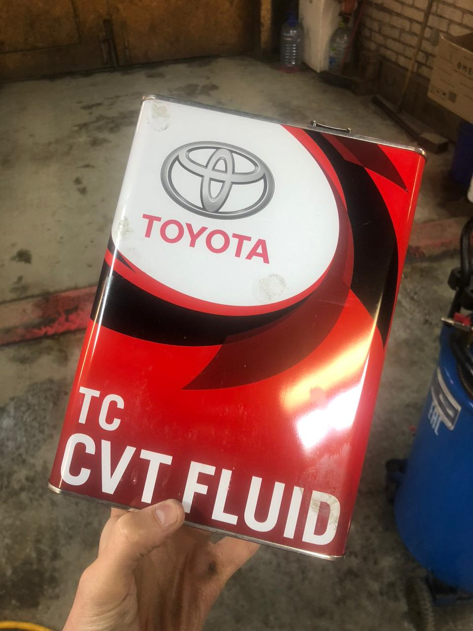 Фото в бортжурнале Toyota RAV4 (IV)