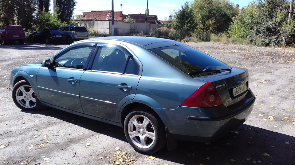 Мондео 3 1. Ford Mondeo 3 лифтбек. Ford Mondeo III 2002. Форд Мондео 2002 года. Ford Mondeo III 2001.