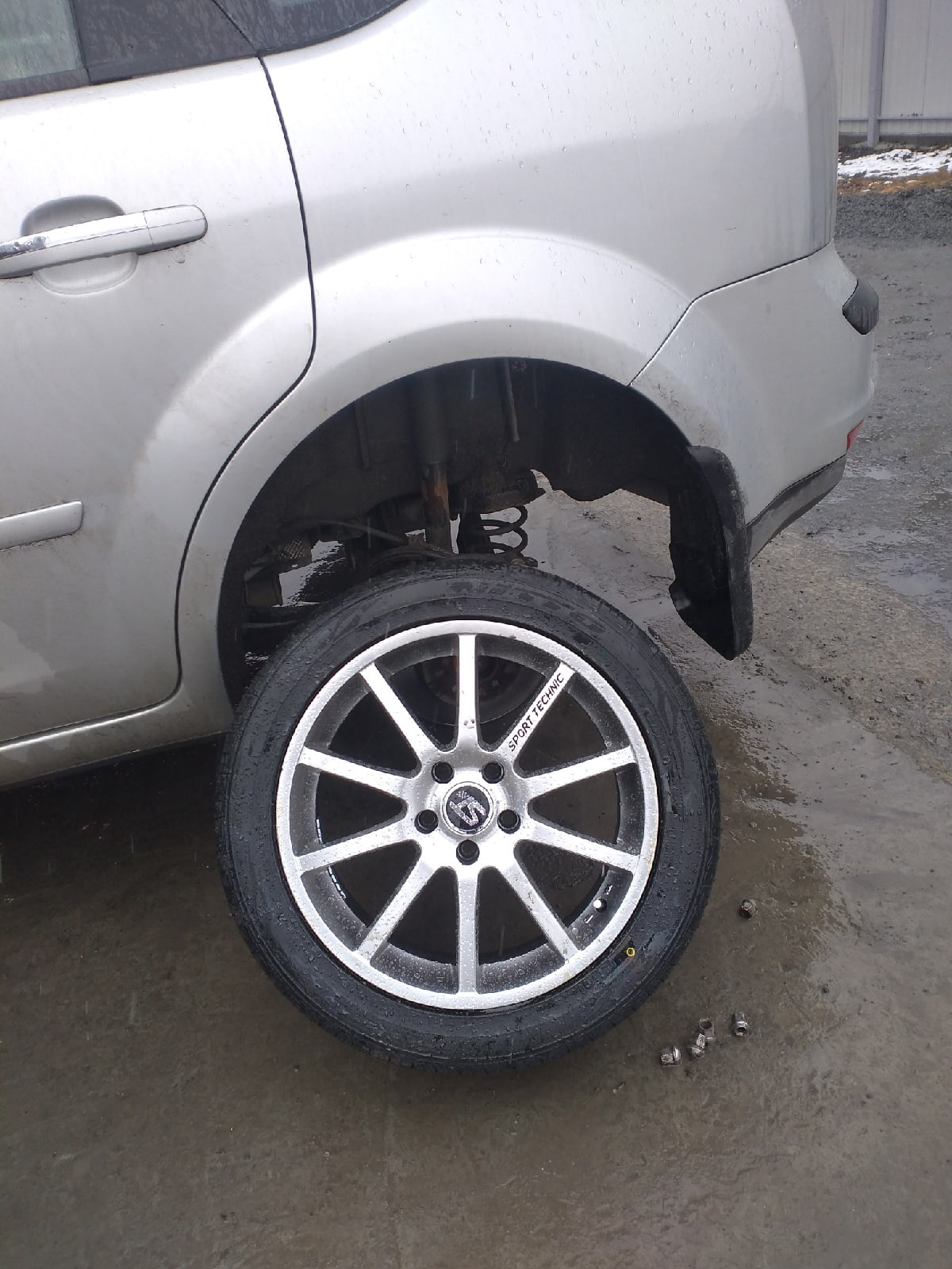 R17 215/50 Nitto nt860 — Ford Focus II Hatchback, 2 л., 2007 года ...