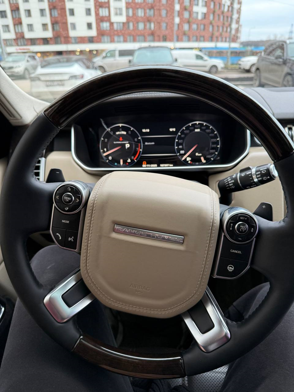Фото в бортжурнале Land Rover Range Rover (4G)