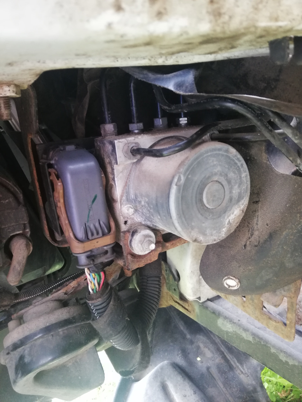 Блок без видимых механических повреждений — Peugeot 308 (1G)